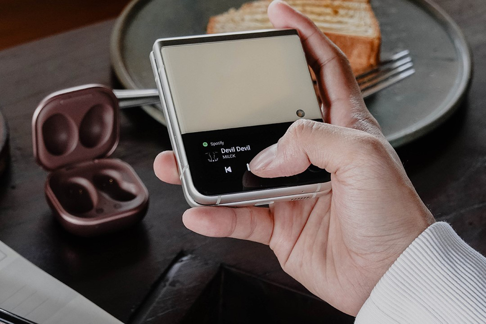 گوشی موبایل سامسونگ مدل Galaxy Z Flip3 5G